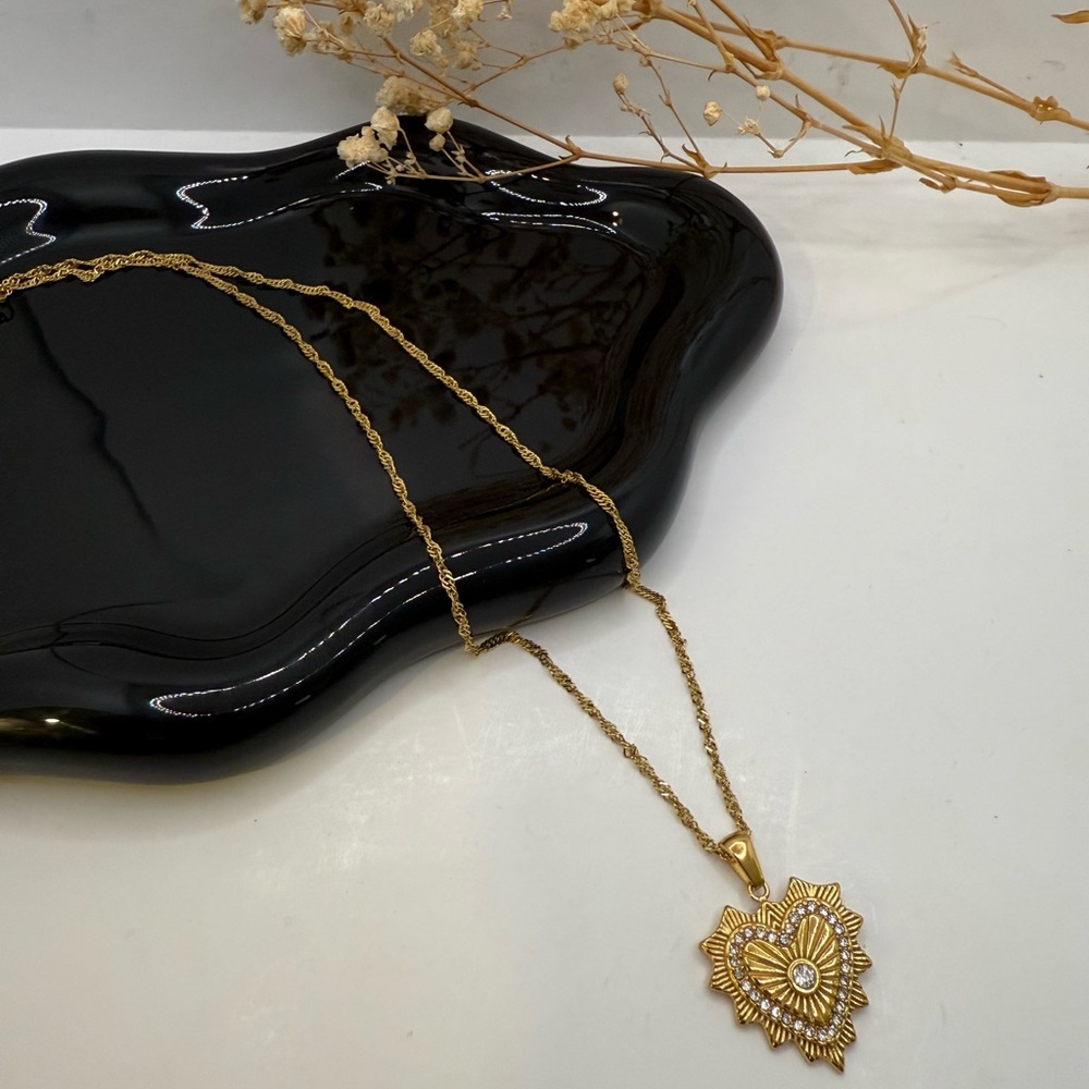 NEW 18K GOLD PLATED VINTAGE HEART NECKLACE - Picture 6 of 7